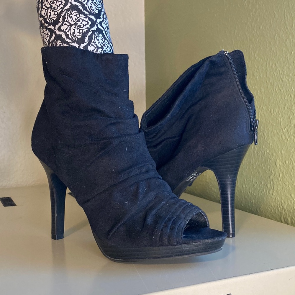 Fioni black suede size 8 peep toe high heels also have them in tan